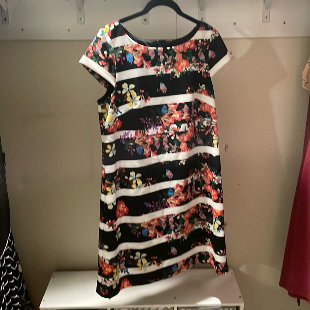 NWT Floral Striped Cap Sleeve Dress